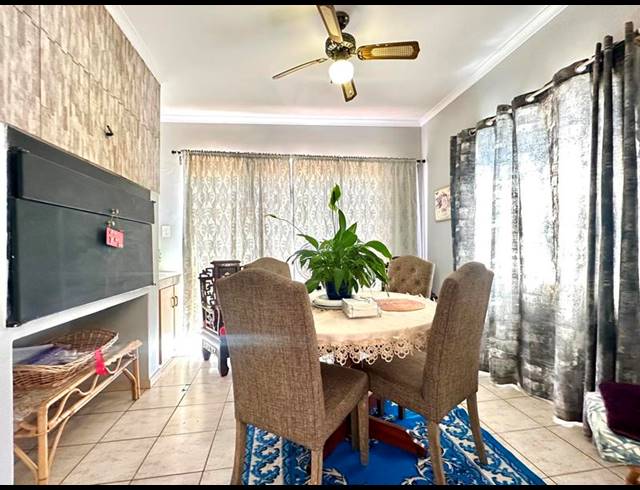 3 BEDROOM HOUSE FOR SALE IN BERGZICHT